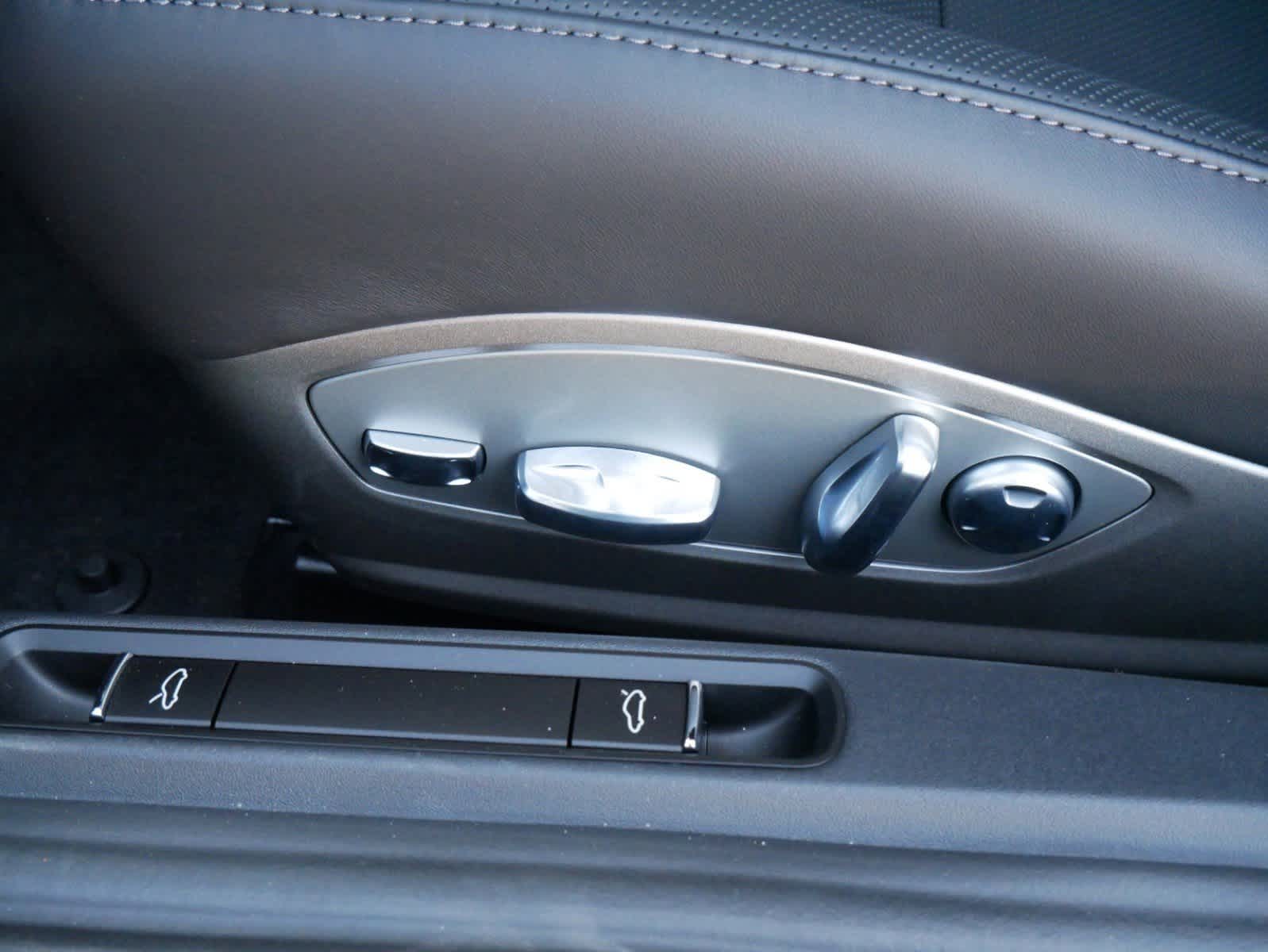2025 Porsche Cayman S photo 13