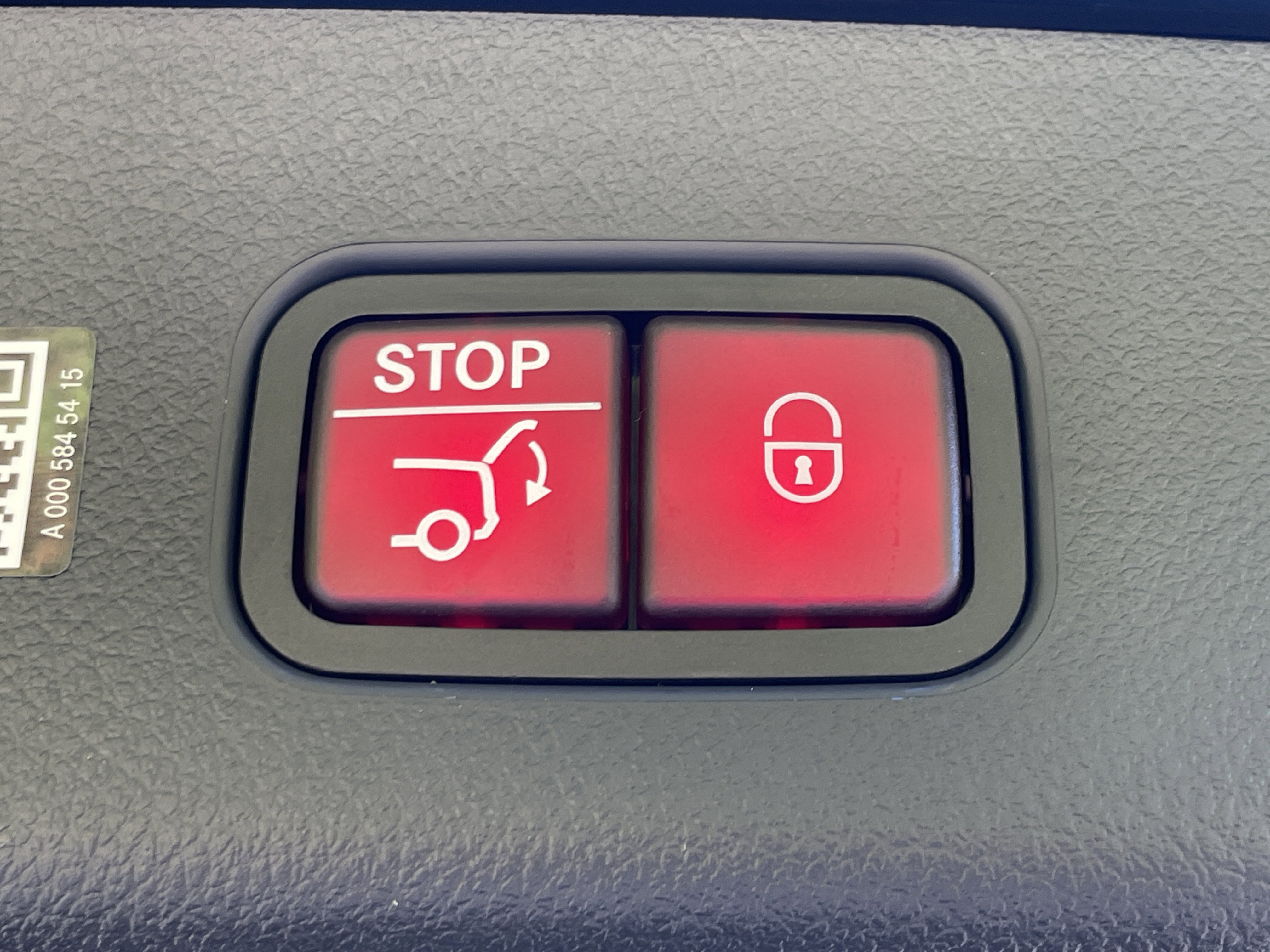 2026 Mercedes Benz GLC 300 photo 3