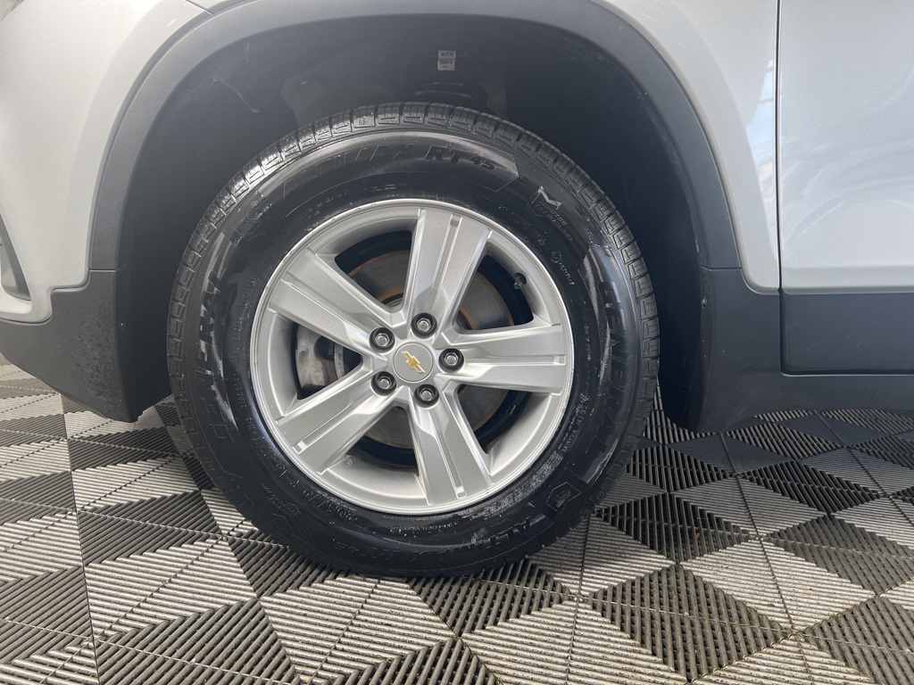 2022 Chevrolet Trax LS photo 10