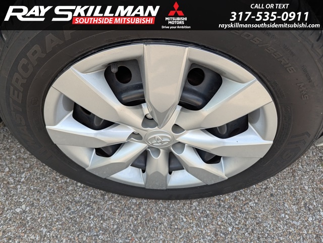 2014 Toyota Corolla LE photo 9
