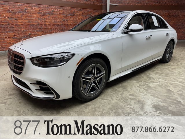 2025 Mercedes-Benz S-Class S 580e's photo