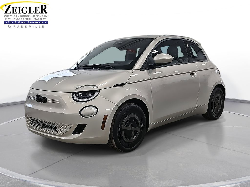 2025 FIAT 500e Base's photo
