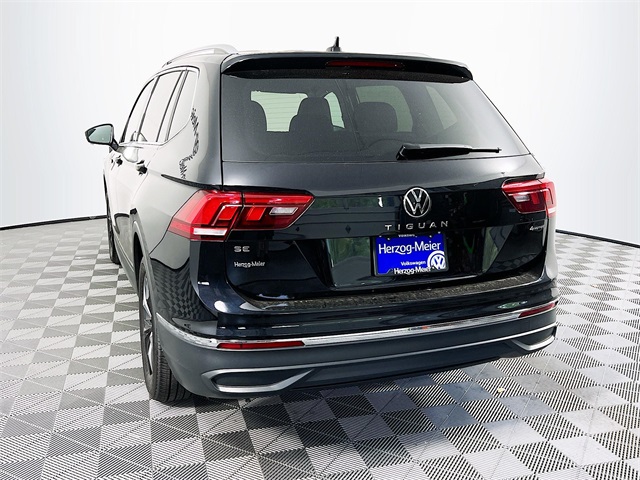 2024 Volkswagen Tiguan SE Wolfsburg Edition photo 2