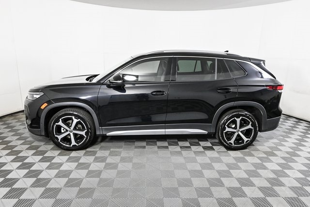 2025 Volkswagen Tiguan SE photo 3