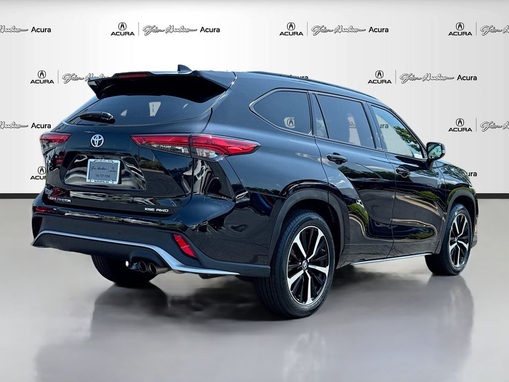2022 Toyota Highlander XSE photo 3