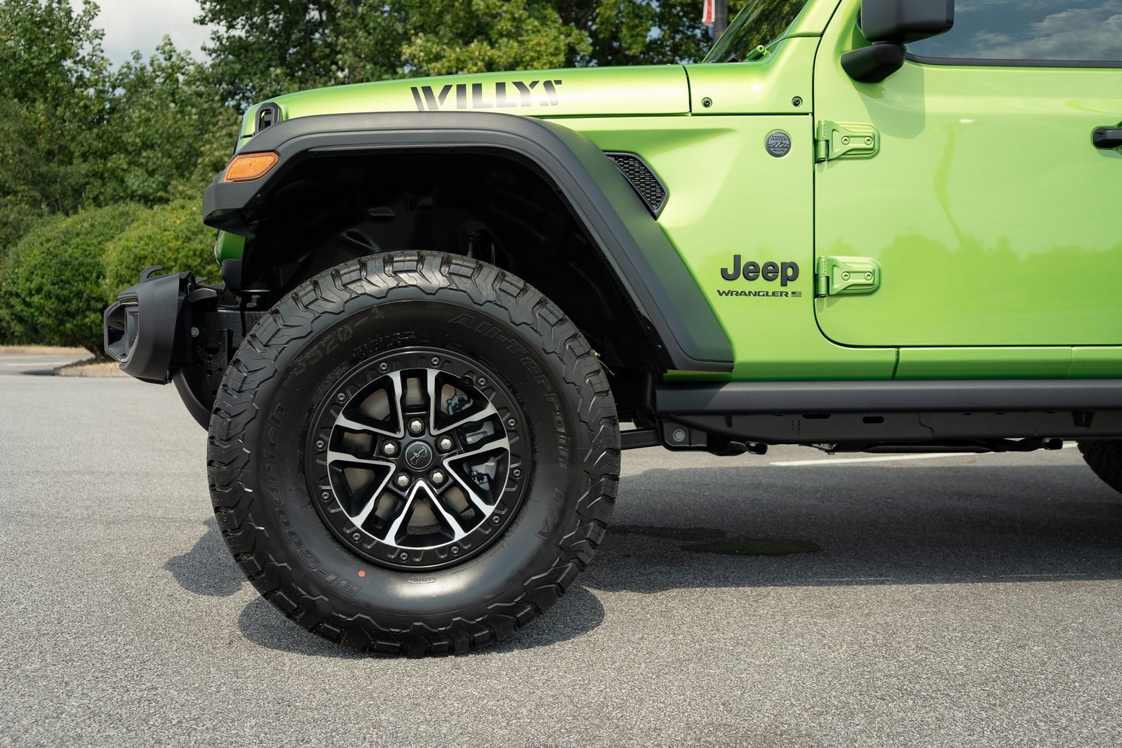 2025 Jeep Wrangler Willys photo 4