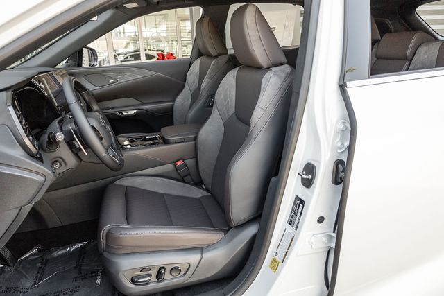 2025 Lexus RX 450h Luxury AWD photo 6