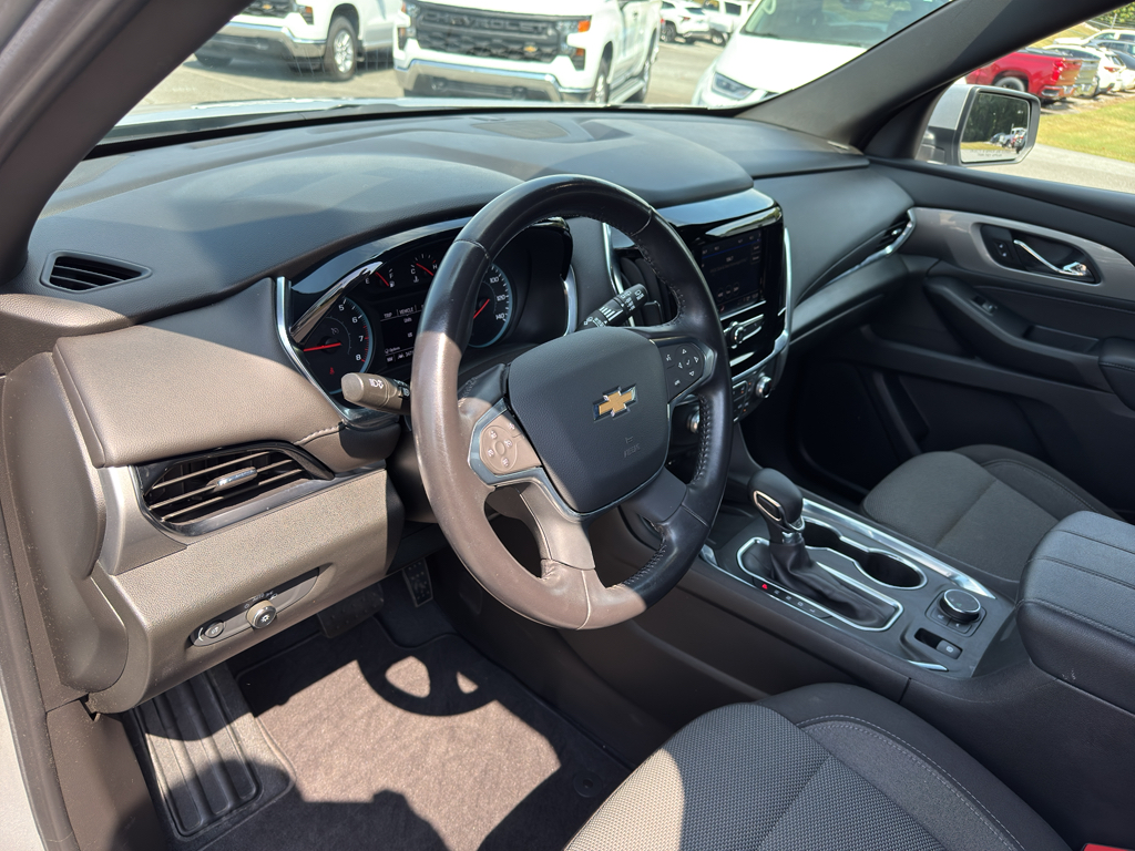 2022 Chevrolet Traverse Cloth photo 8