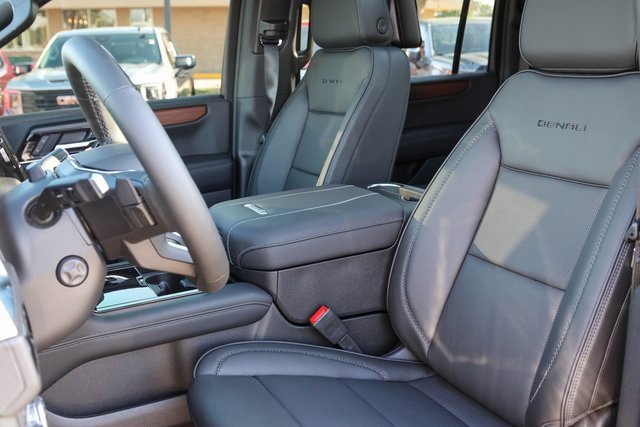 2026 Gmc Yukon XL Denali photo 12