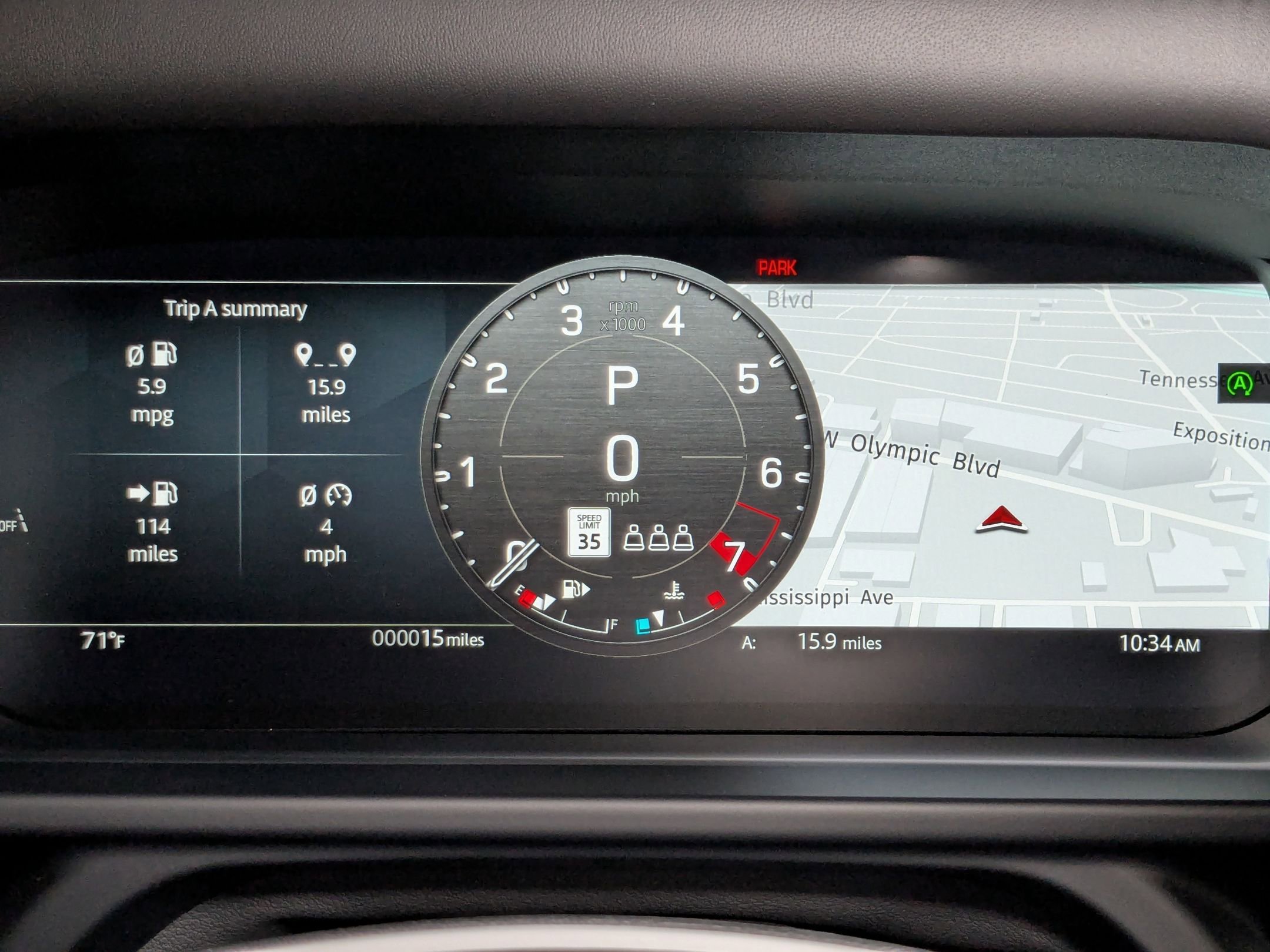 2025 Land Rover Defender 90 X-Dynamic SE photo 9