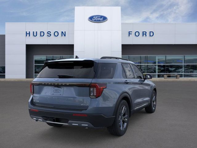 2025 Ford Explorer photo 6