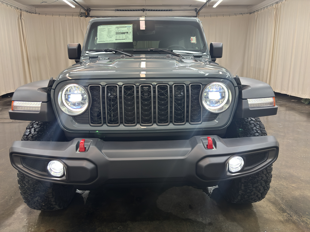 2025 Jeep Wrangler Rubicon photo 2