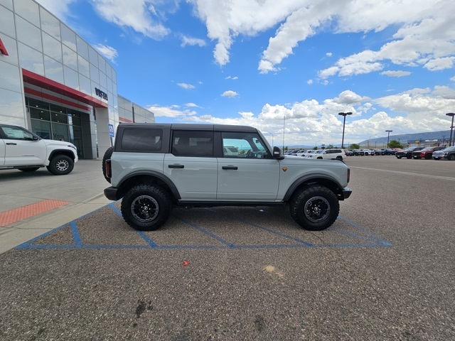 2022 Ford Bronco Badlands photo 3