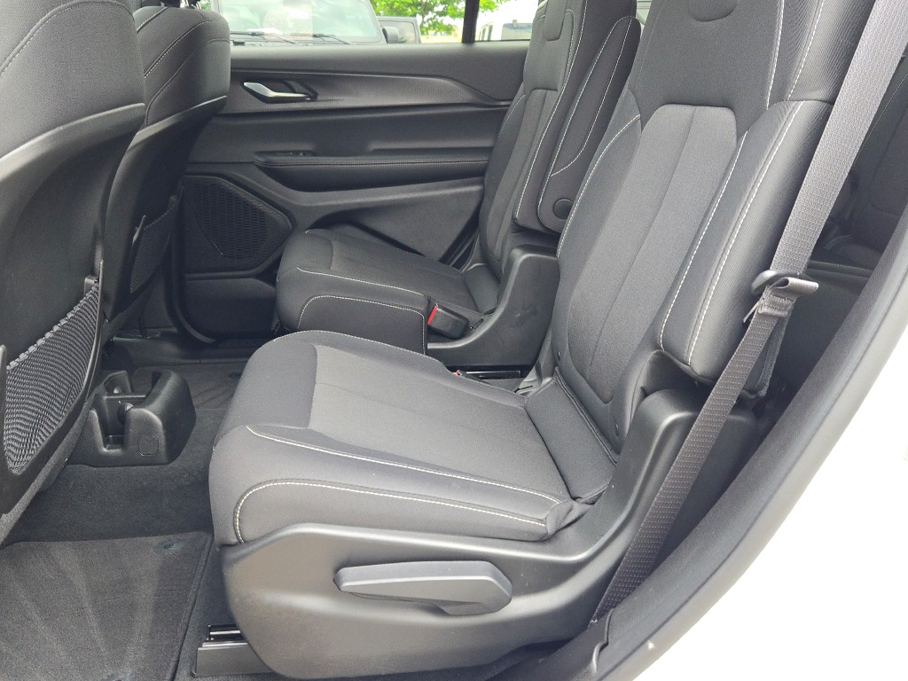 2024 Jeep Grand Cherokee Laredo photo 19