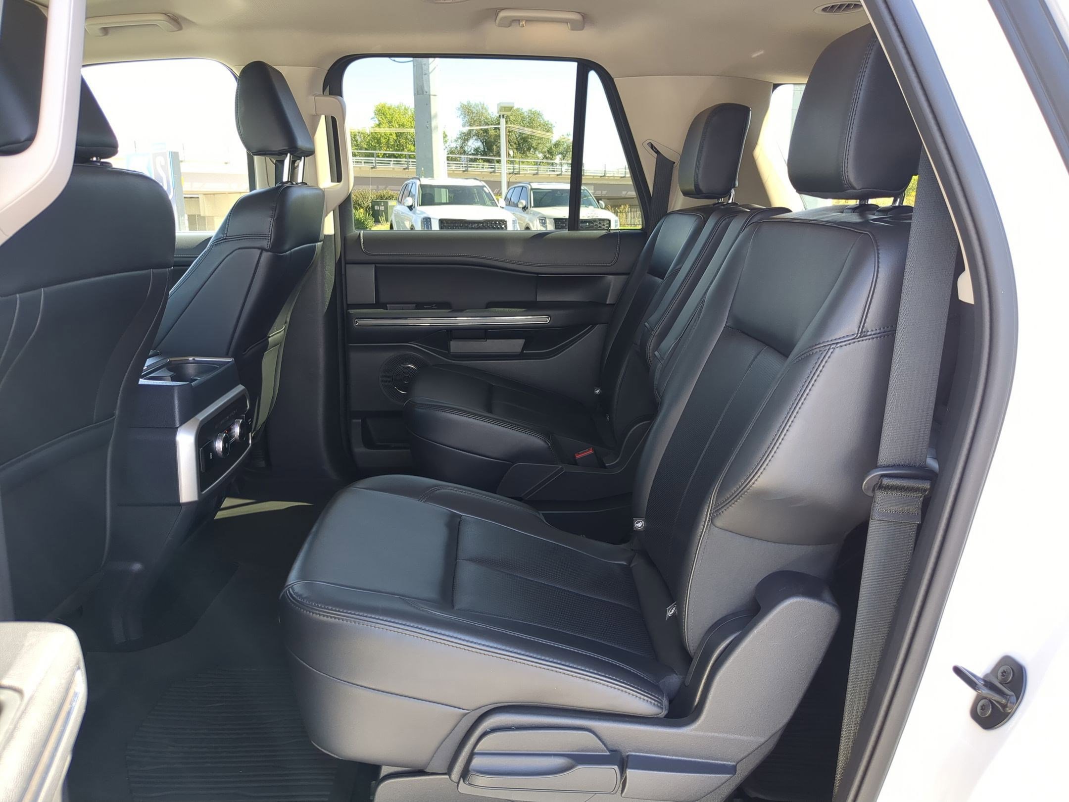 2024 Ford Expedition MAX XLT photo 18