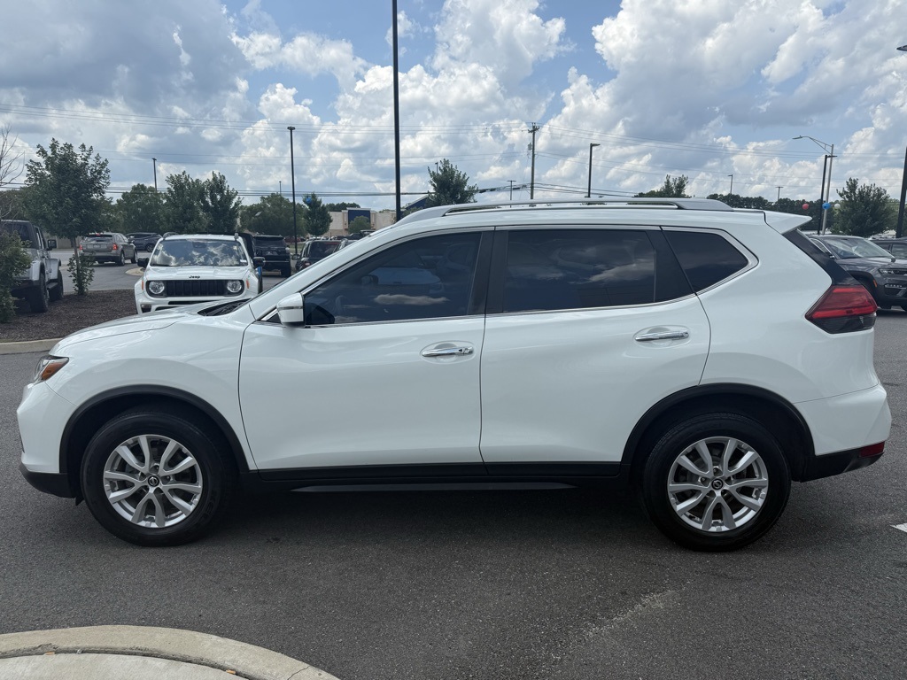 2017 Nissan Rogue SV photo 6
