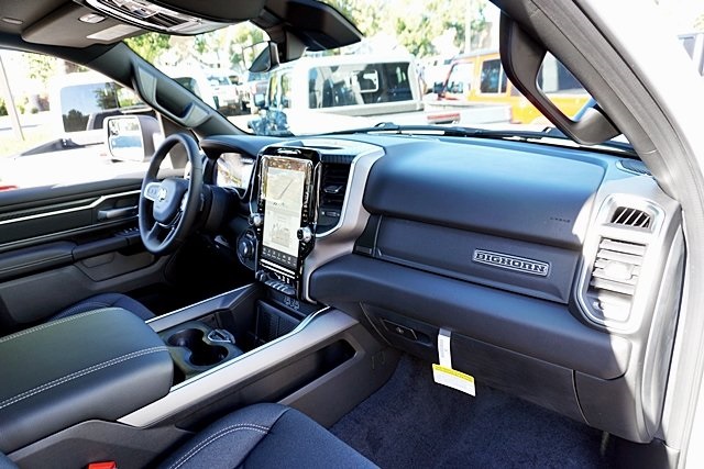 New 2026 Bright White Clear-Coat Exterior Paint RAM Big Horn/Lone Star image 13