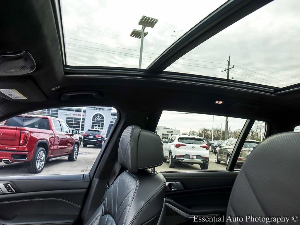 2023 BMW X7 - Image 10