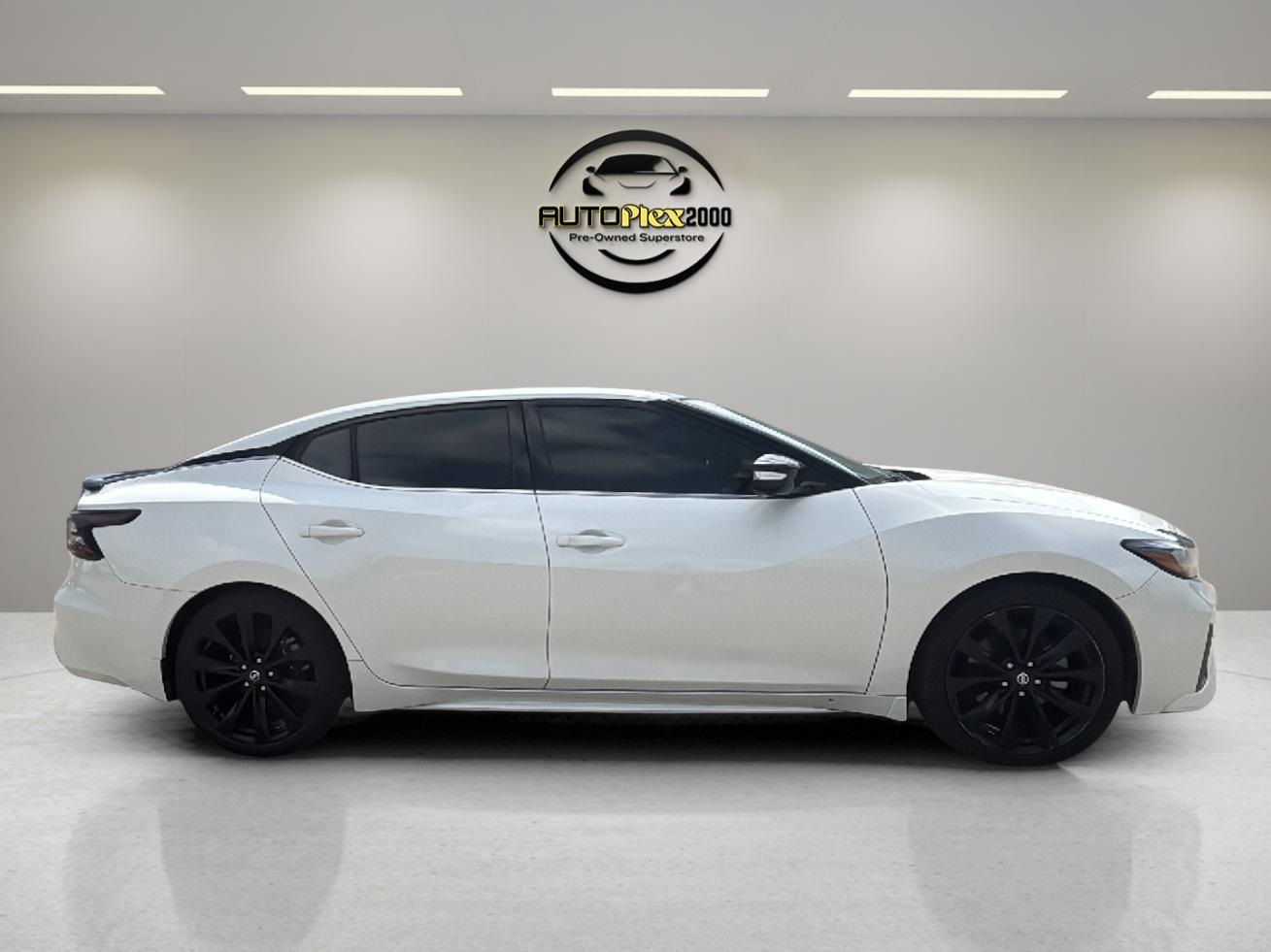 2021 Nissan Maxima SR photo 3