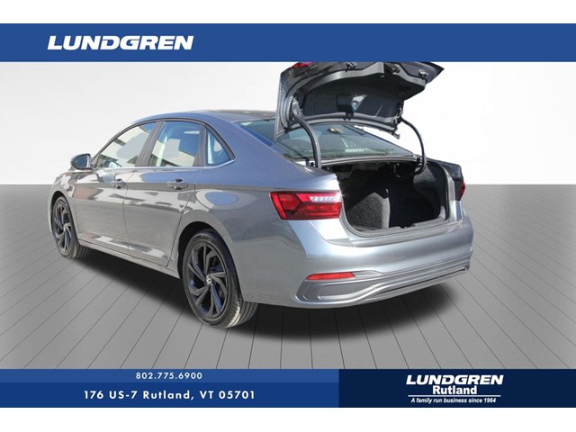 2025 Volkswagen Jetta 1.5T SE photo 4