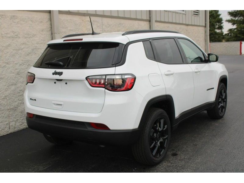 2026 Jeep Compass Latitude Altitude photo 2