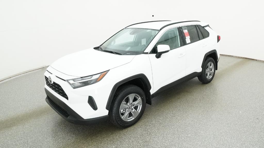 2025 Toyota RAV4 XLE's photo