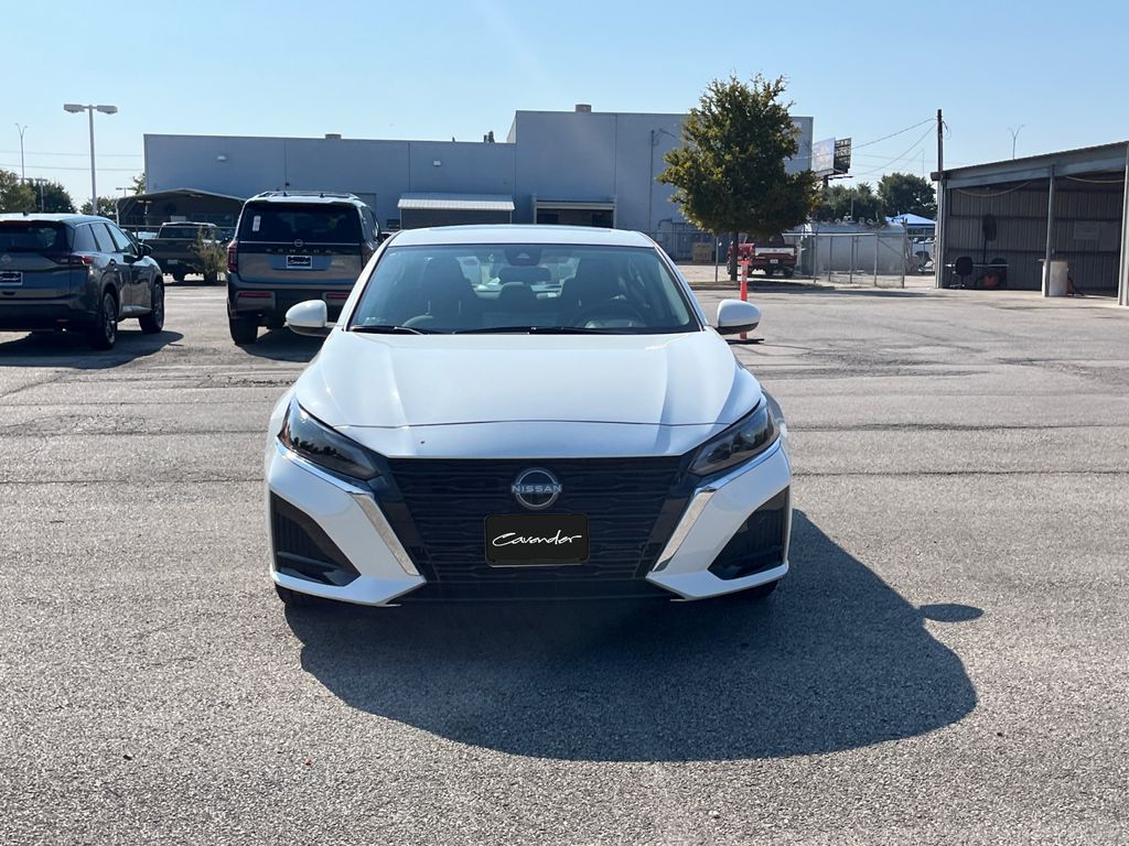 2025 Nissan Altima SV photo 16