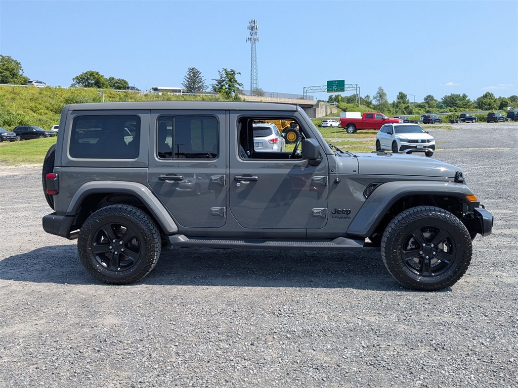 2019 Jeep Wrangler Unlimited Sahara Altitude photo 2