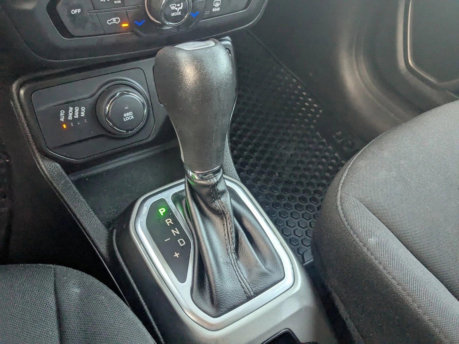 2022 Jeep Renegade Latitude photo 12