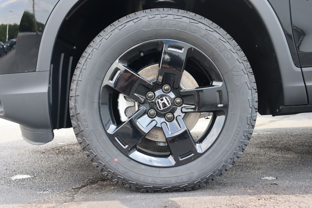 2025 Honda Ridgeline Black Edition photo 9