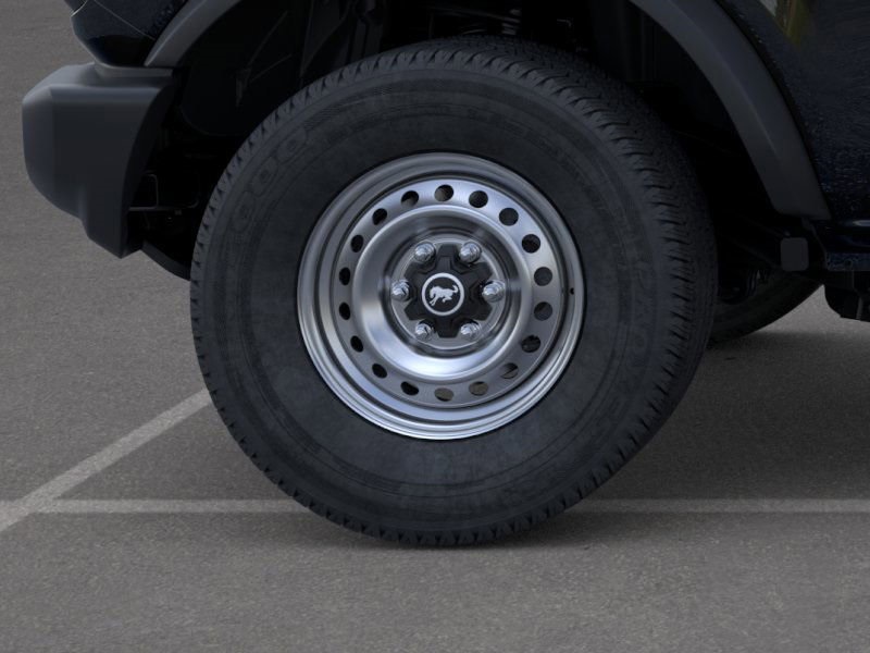 2025 Ford Bronco Base photo 20