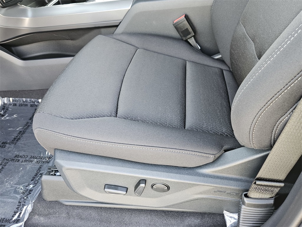 2025 Ford F-150 XLT photo 13