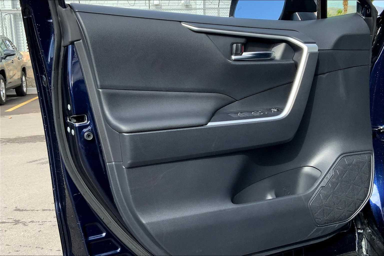 2024 Toyota RAV4 Prime SE photo 20