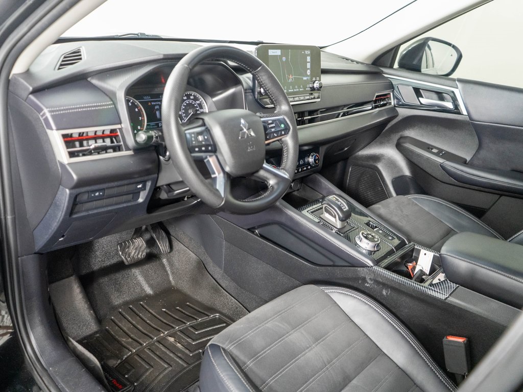 2023 Mitsubishi Outlander SE Black Edition photo 13