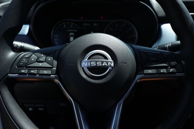 2025 Nissan Versa 1.6 SV photo 22