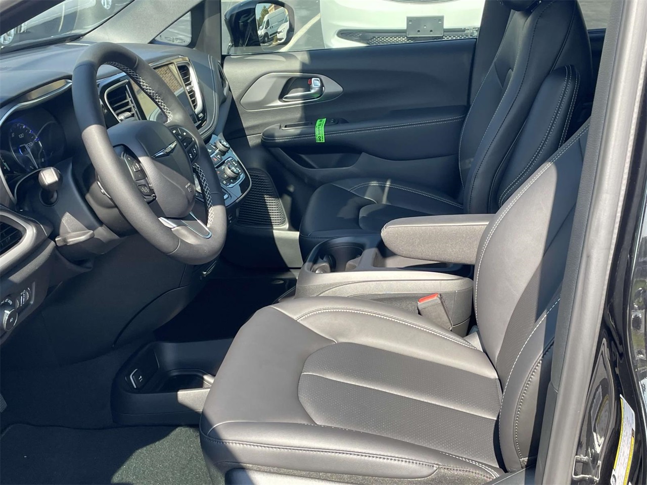 2026 Chrysler Pacifica photo 20