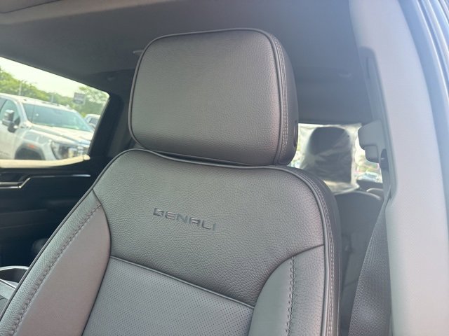 2025 Gmc Sierra Denali photo 13