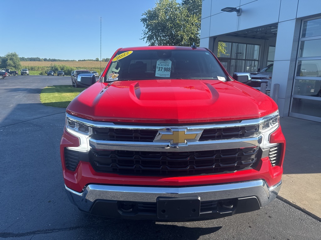 2022 Chevrolet Silverado 1500 LT photo 2