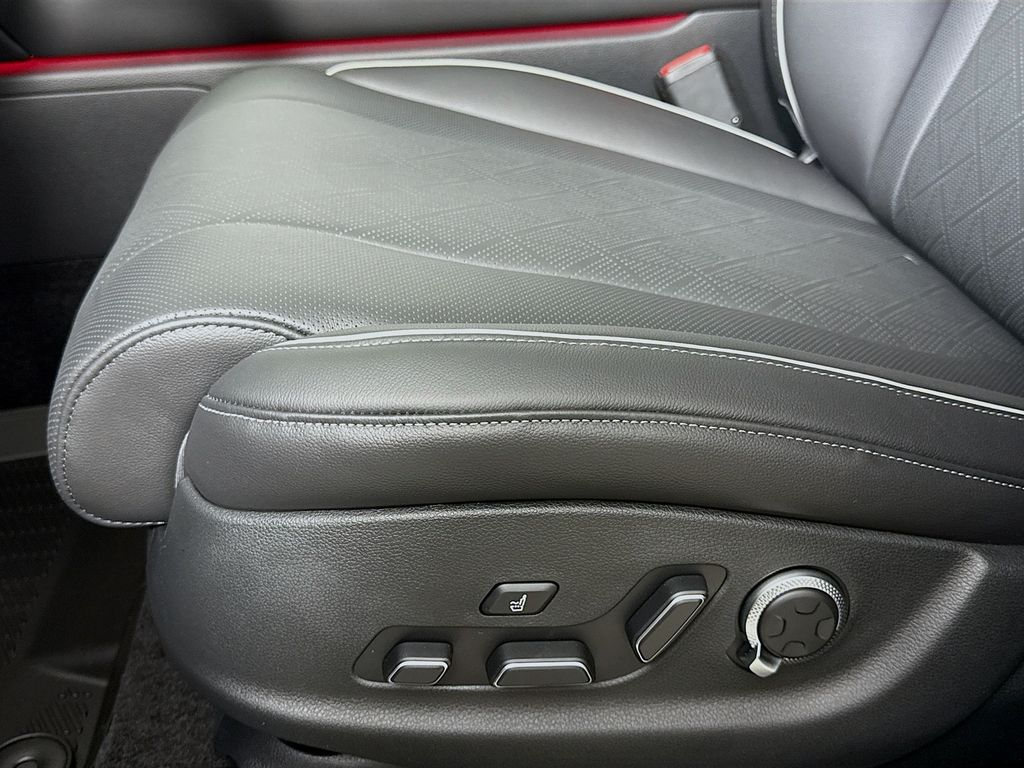 2025 Genesis GV80 2.5T Prestige photo 19