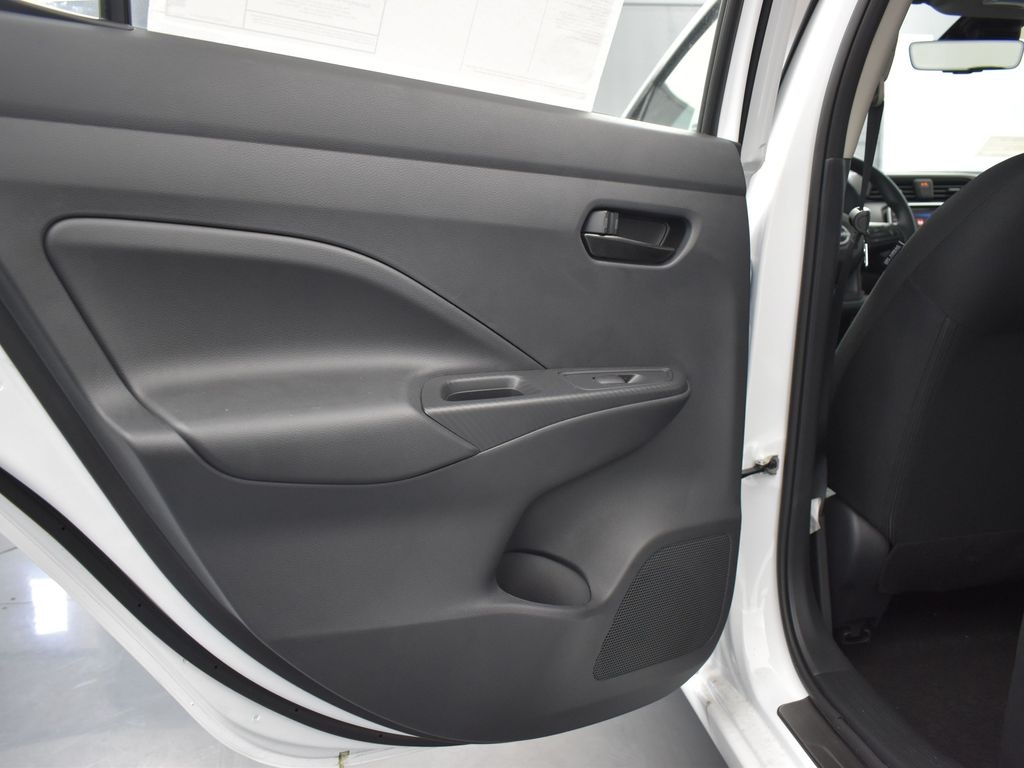 2025 Nissan Versa 1.6 S photo 14