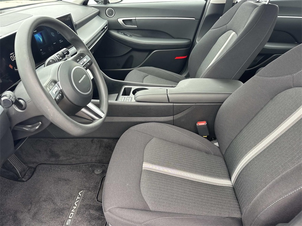 2025 Hyundai Sonata SEL photo 12