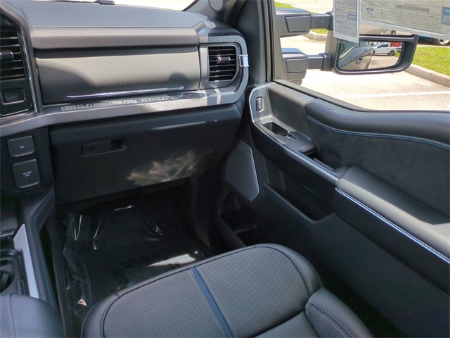 2025 Ford F-350 Platinum photo 16