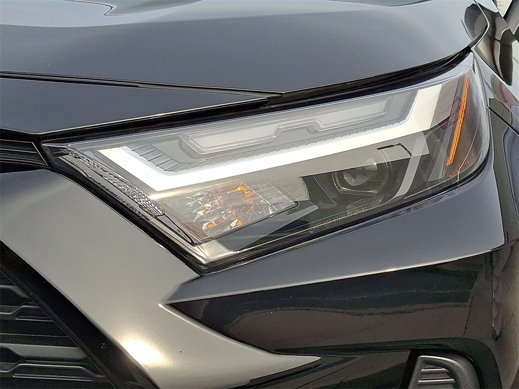2023 Toyota RAV4 LE photo 20