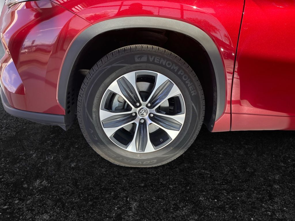 2023 Toyota Highlander XLE photo 24