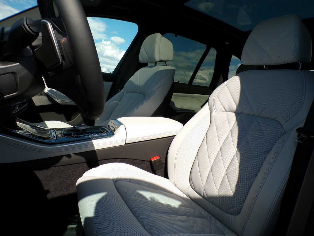 2025 Bmw X5 M60i photo 12