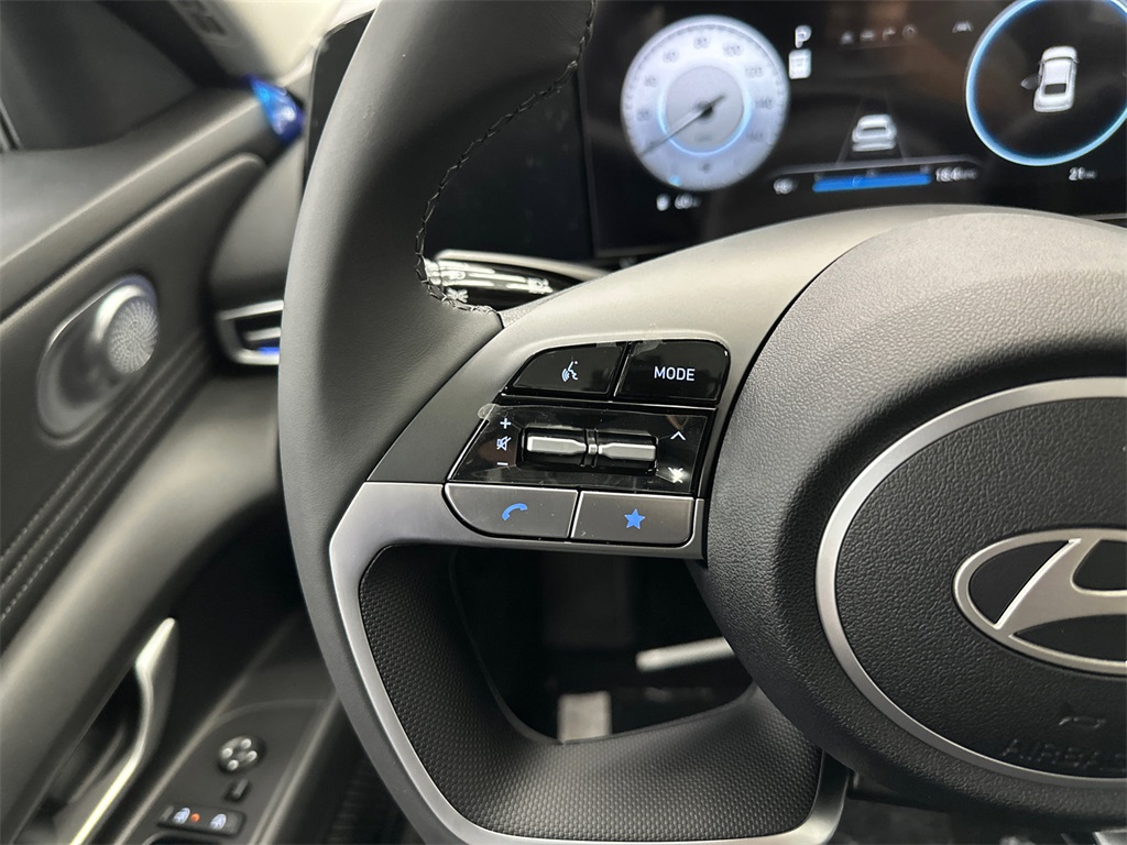 2025 Hyundai Elantra SEL Convenience photo 24