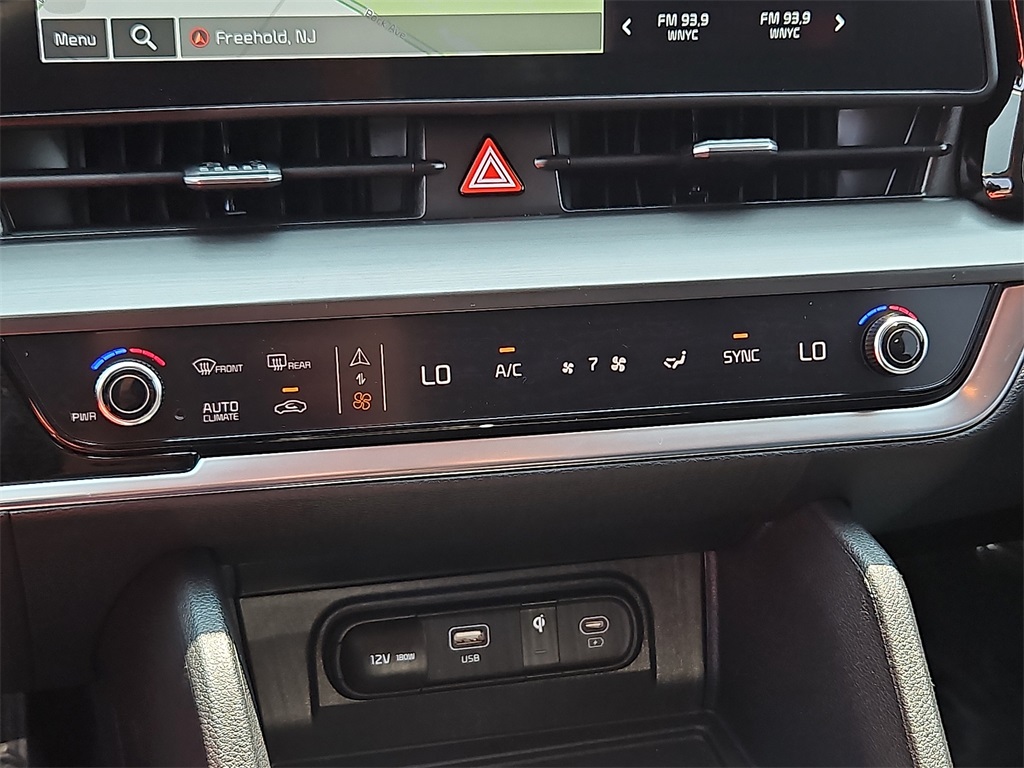 2025 Kia Sportage EX photo 16