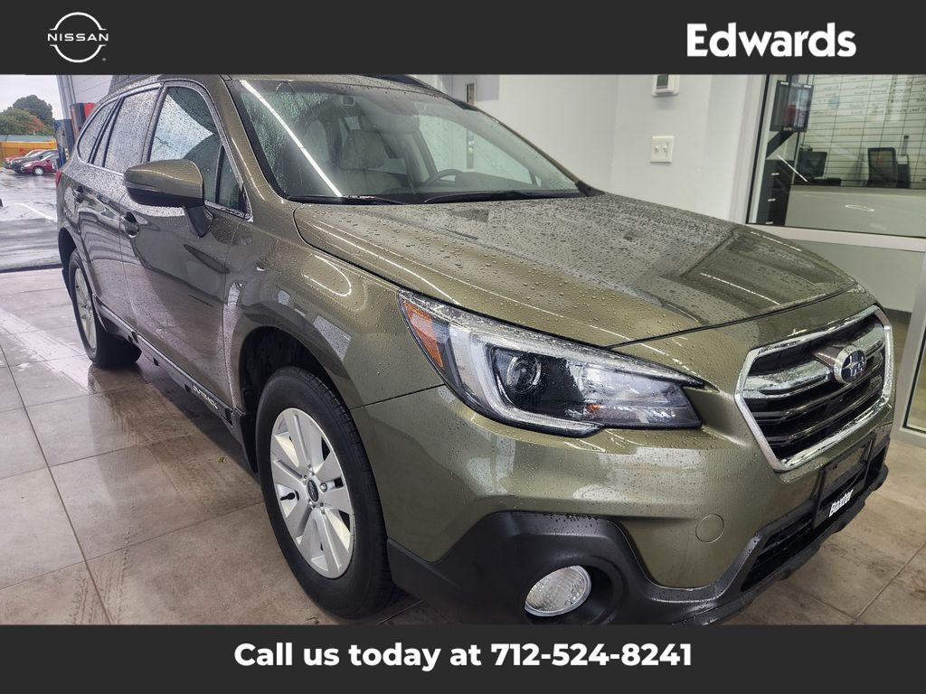 2019 Subaru Outback 2.5i Premium photo 2