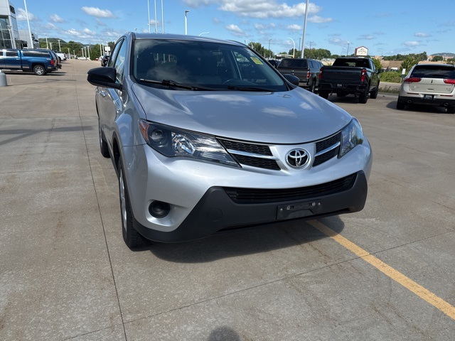 Used 2015 Toyota RAV4 LE with VIN 2T3BFREV4FW335105 for sale in Winona, Minnesota