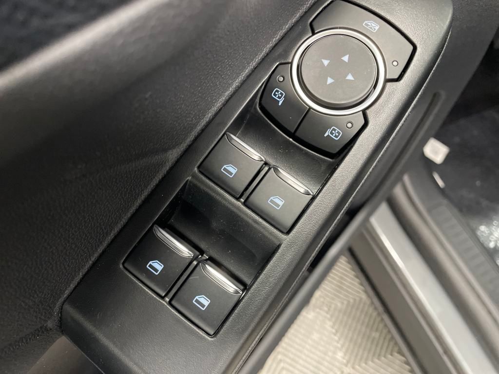 2025 Ford Escape Hybrid ST-Line photo 13
